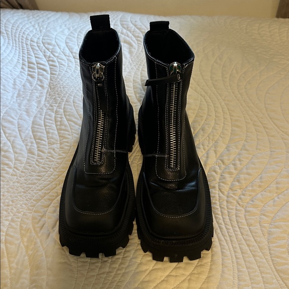 Black Ankle Boots with Zipper - Picture 2 of 4